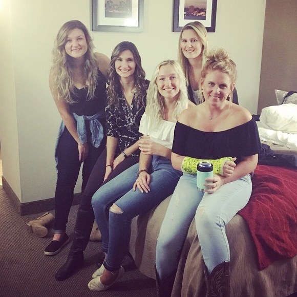 Meet your Posher, Dana - Picture 1 of 1